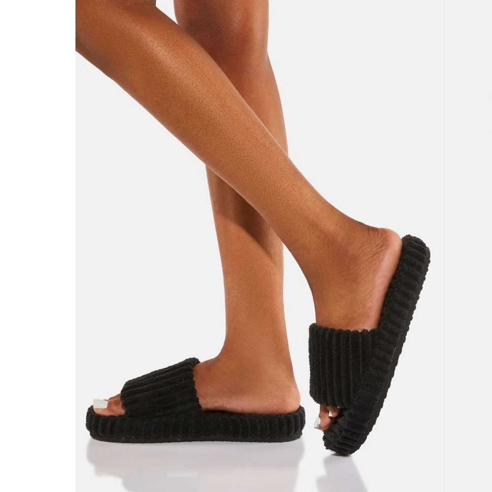 Pleasure Kiss Slide Sandals | Size 7 ~NEW
